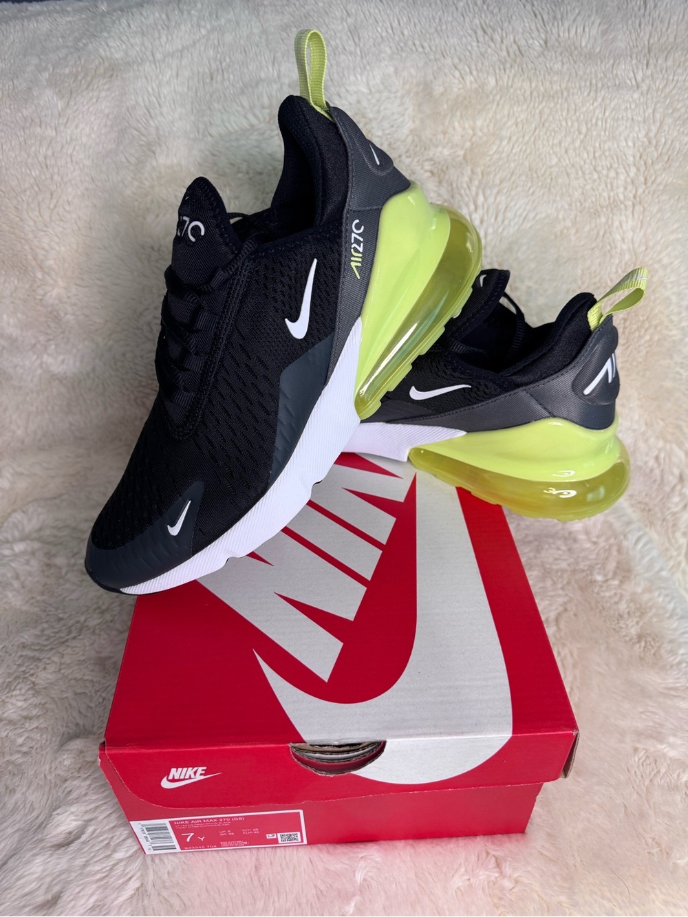 New in Box 👟 Nike Air Max 270 -Size 7 Youth